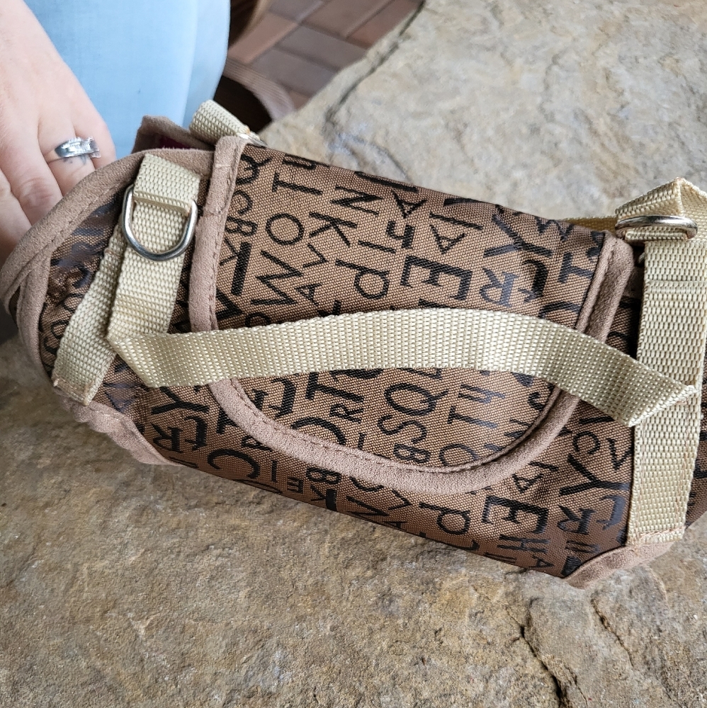 Dog carrier handbag